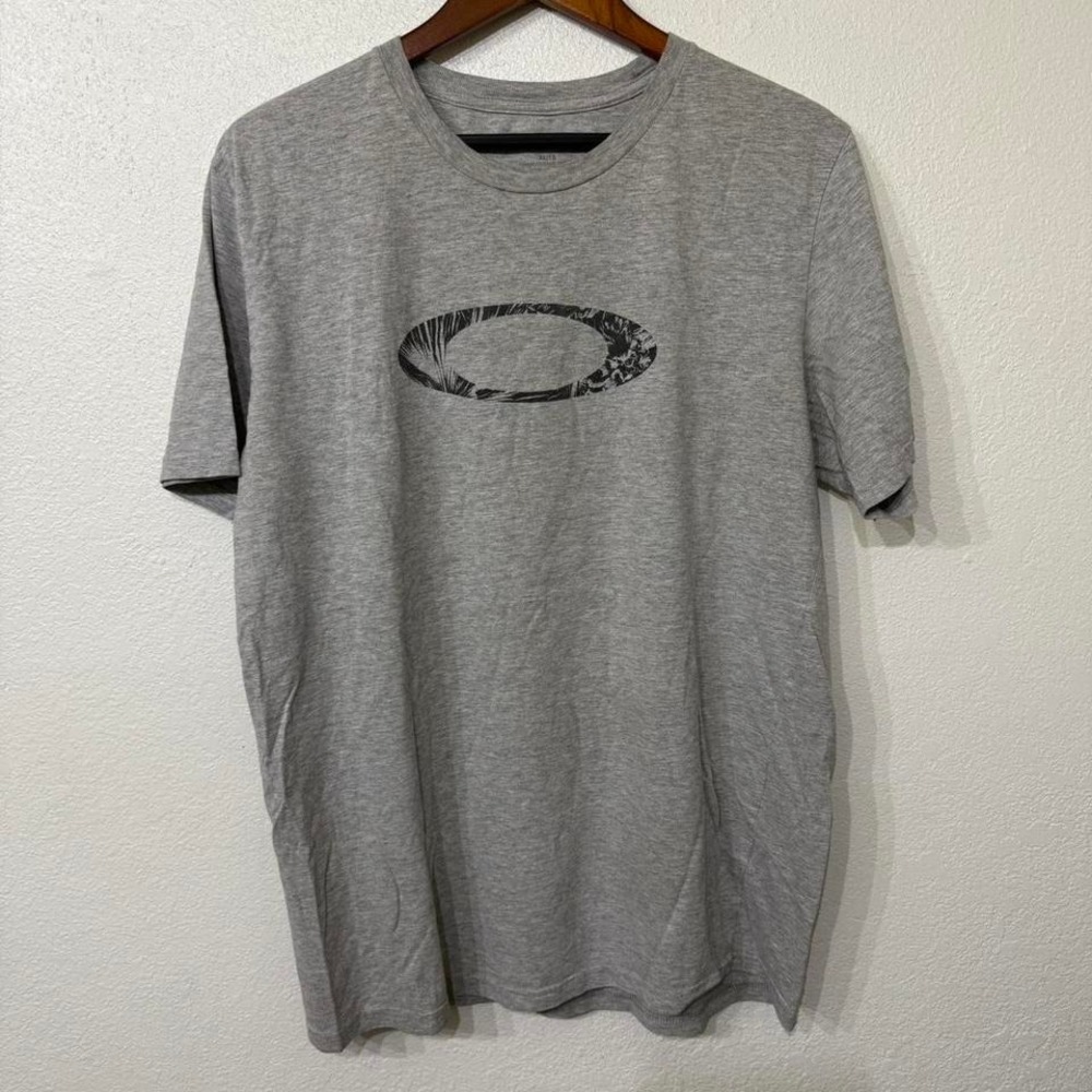 Oakley‎ grey sportswear t-shirt